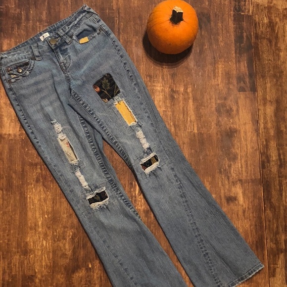 Cache distressed jeans with patchwork - Picture 1 of 3